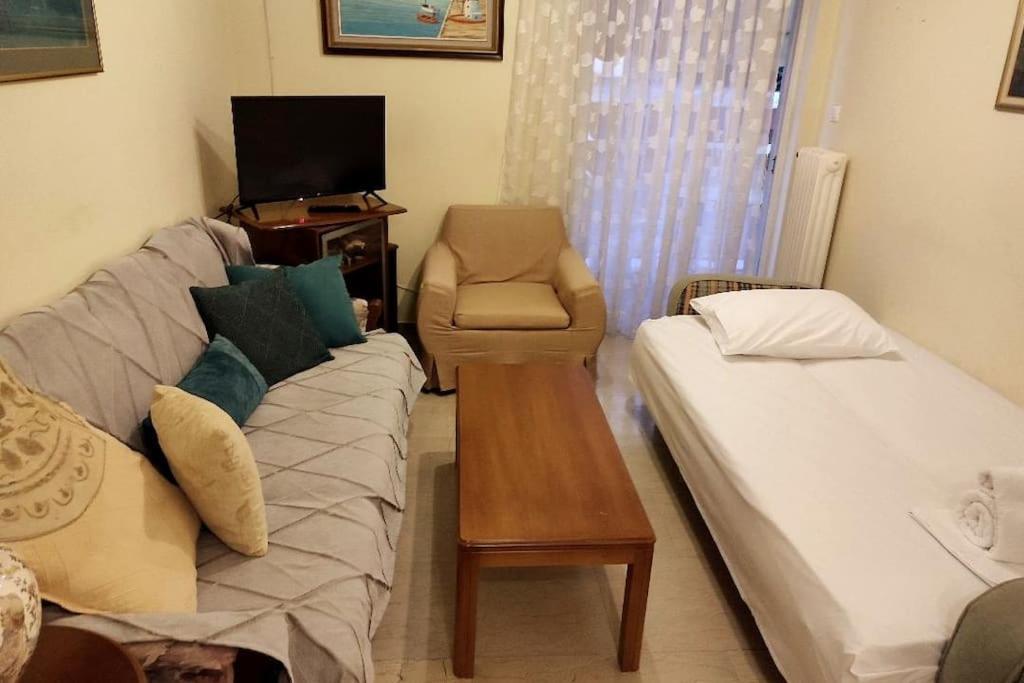 Christie'S Apartment Agrinio Dış mekan fotoğraf